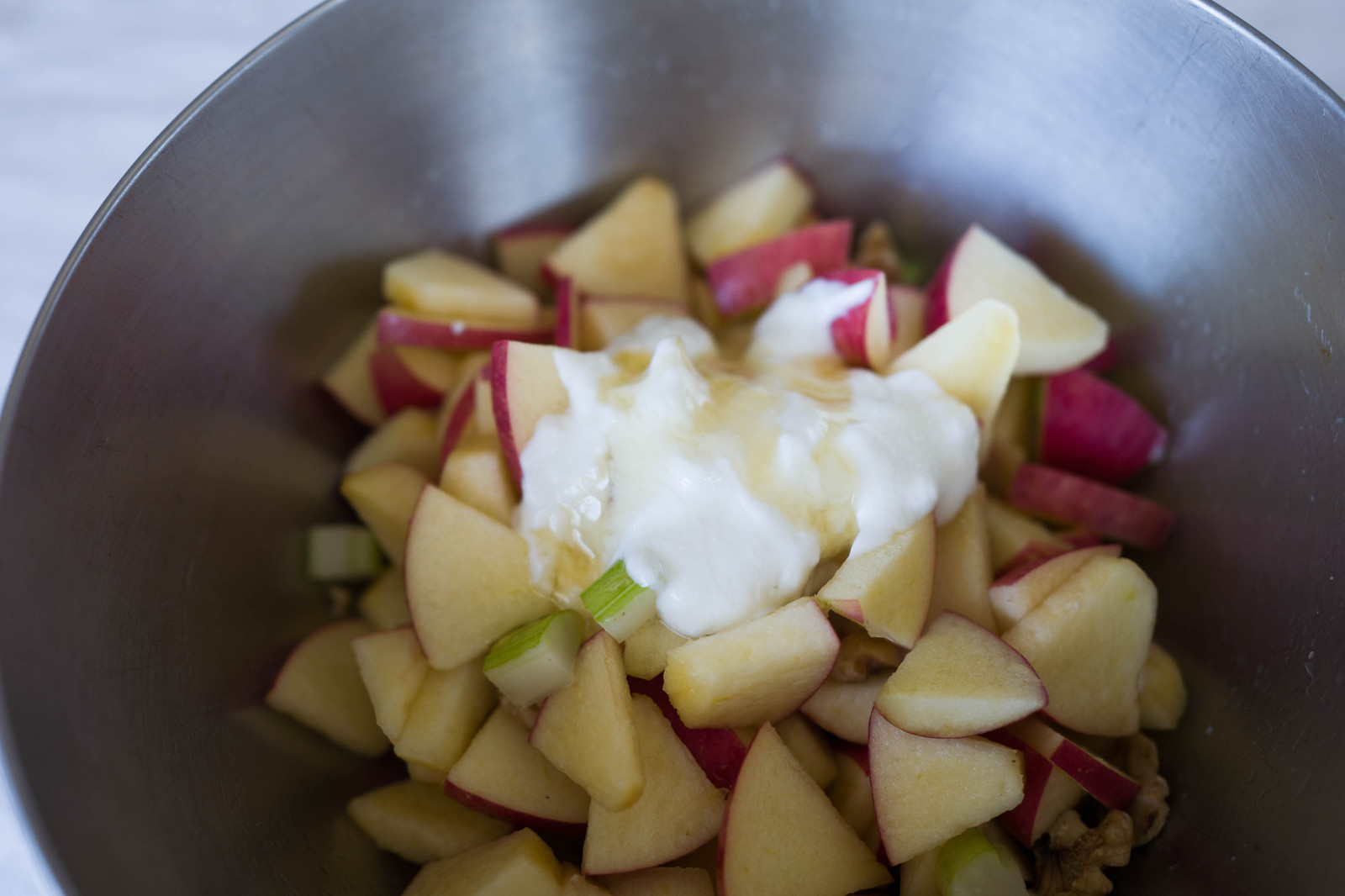 暑い日の ヘルシーサラダ りんごとセロリのサラダ くらしのきほん
